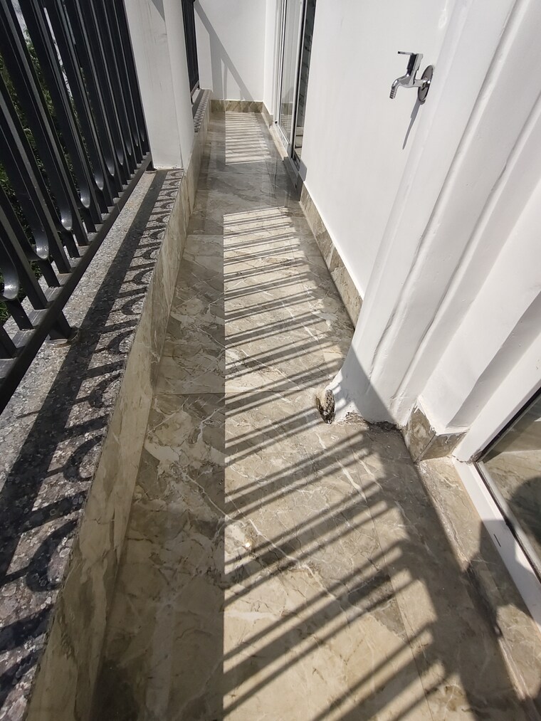 Balcony, freedom fighters enclave 3 Bedroom 1800 Sq.Ft. Apartment In Freedom Fighters Enclave Delhi 9306747