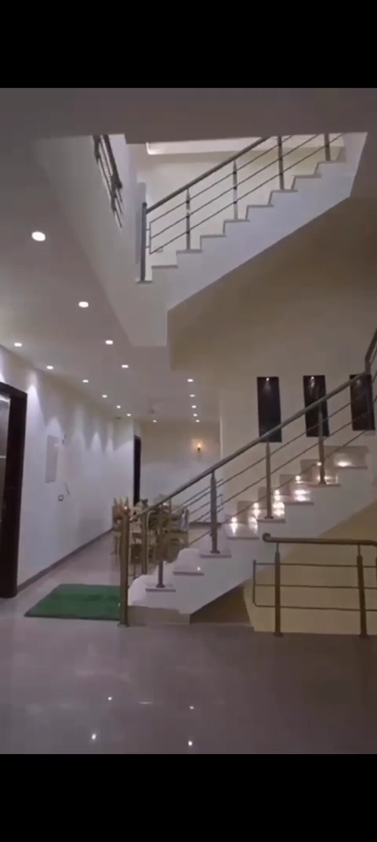 undefined, dlf-atria 5 Bedroom 600 Sq.Yd. Independent House In Dlf Phase ii Gurgaon 9306818