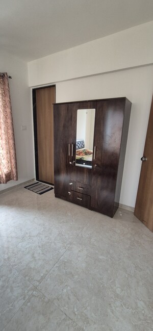 Room in 3 BHK Apartment at Gaikwad Nirvanas, Wakad – for Rent