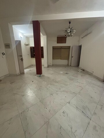 Room in 2 BHK Apartment at Vasant Kunj – for Rent