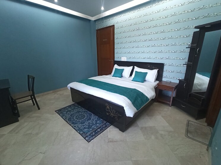Bedroom, freedom fighters enclave 3 Bedroom 20000 Sq.Ft. Apartment In Freedom Fighters Enclave Delhi 9306836