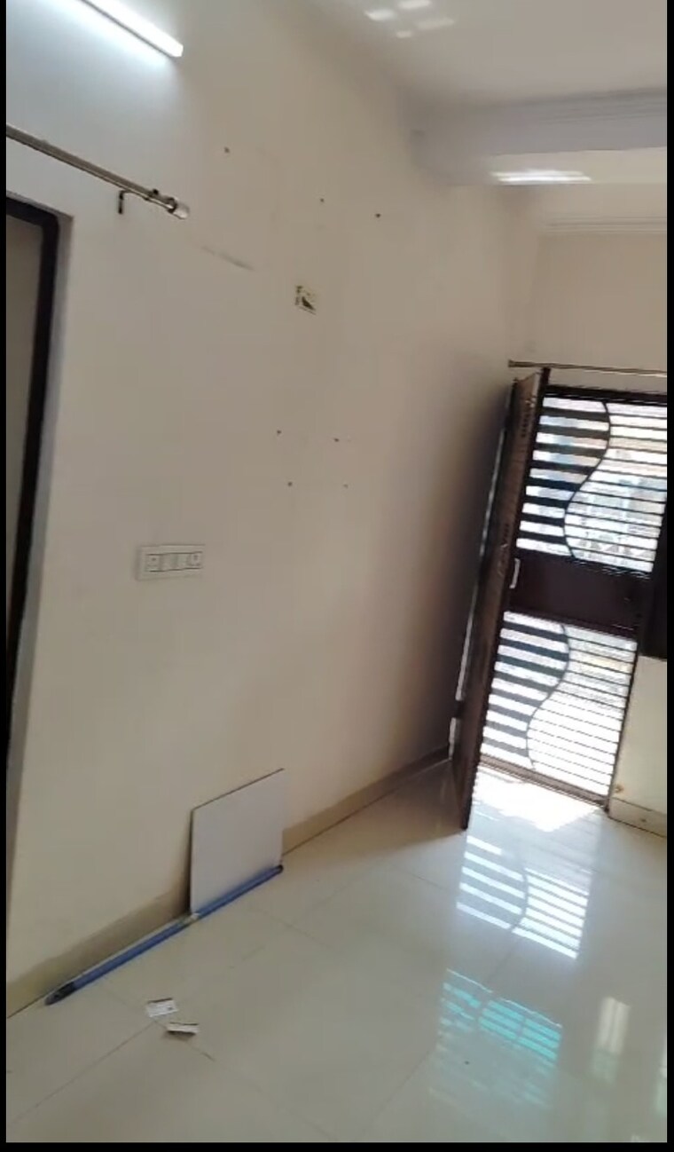 Room, andheria mor village 1 Bedroom 450 Sq.Ft. Apartment In Andheria Mor Village Delhi 9301905