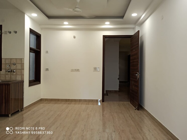 Living Room, freedom fighters enclave 2 Bedroom 1000 Sq.Ft. Apartment In Freedom Fighters Enclave Delhi 9306868