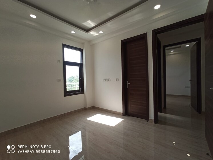 Bedroom, freedom fighters enclave 2 Bedroom 1000 Sq.Ft. Apartment In Freedom Fighters Enclave Delhi 9306868