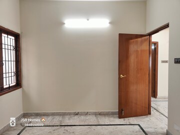 Room in 3 BHK Apartment at Laxmi Nivas Begumpet, Begumpet – for Rent