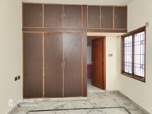Room in 3 BHK Apartment at Laxmi Nivas Begumpet, Begumpet – for Rent