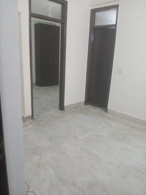 Room in 1 BHK Builder Floor at Sultanpur – for Rent