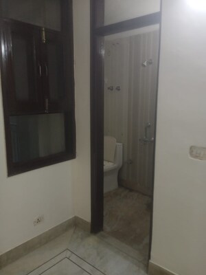 Room in 1 BHK Builder Floor at Sultanpur – for Rent