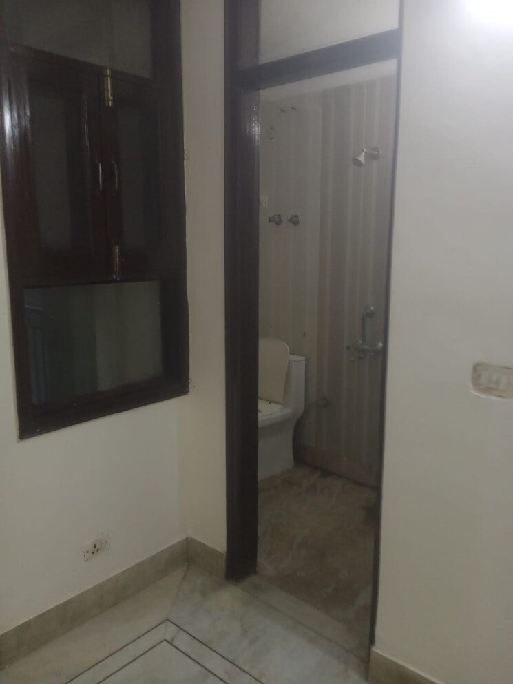 Room, sultanpur 1 Bedroom 450 Sq.Ft. Builder Floor In Sultanpur Delhi 9306870