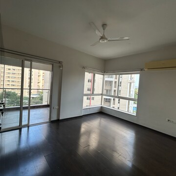 Room in 3 BHK Apartment at Kolte Patil 24K Glitterati, Pimple Nilakh – for Rent