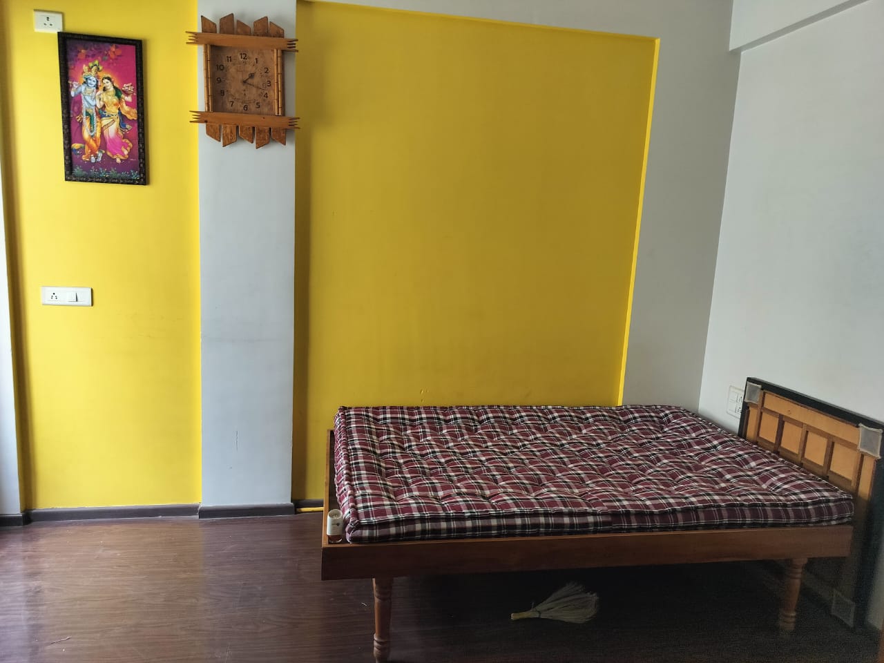 2 BHK 1000 Sq.Ft. Apartment in Radha Apartment