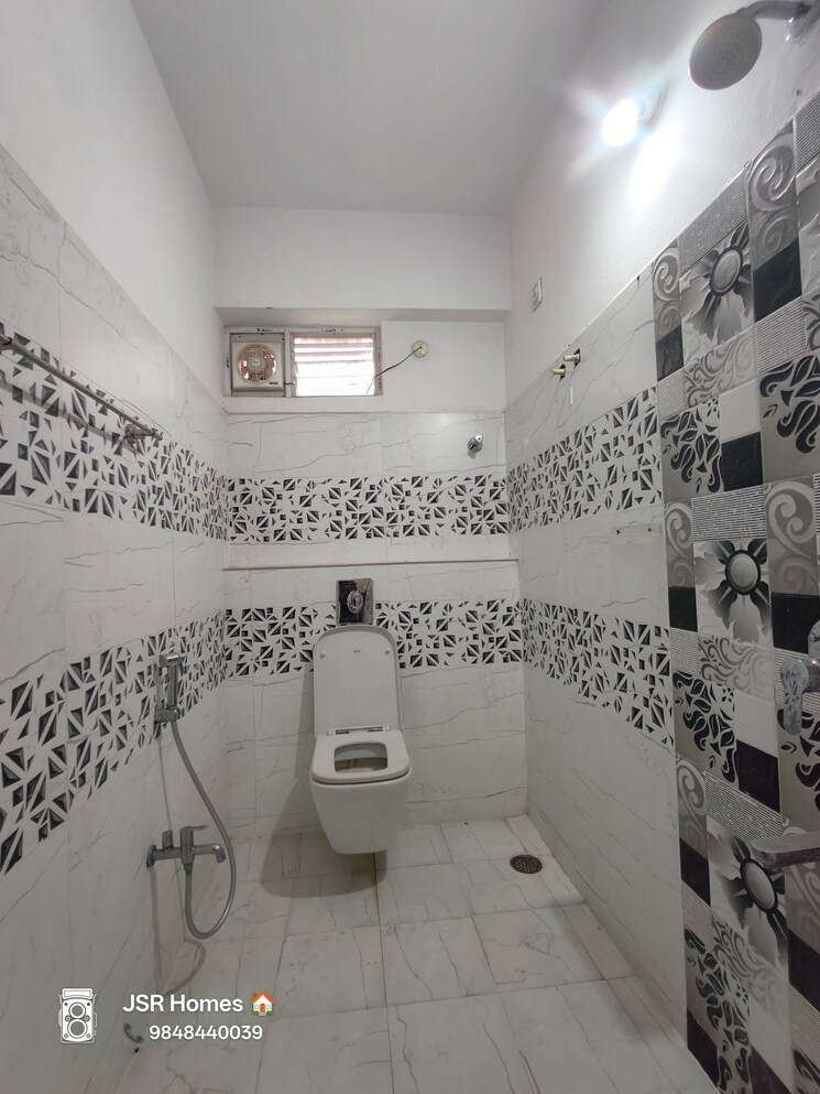 Bathroom, kamala-nivas-ameerpet 3 Bedroom 1700 Sq.Ft. Apartment In Ameerpet Hyderabad 9306876