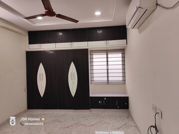Room in 3 BHK Apartment at Kamala Nivas Ameerpet, Ameerpet – for Rent