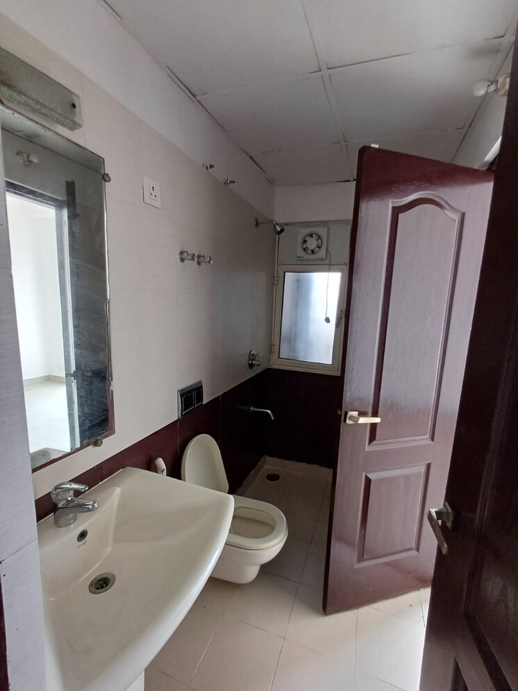 Attached Bathroom, himalaya-pride 2 Bedroom 948 Sq.Ft. Apartment In Tech Zone 4 Greater Noida Greater Noida 9306911