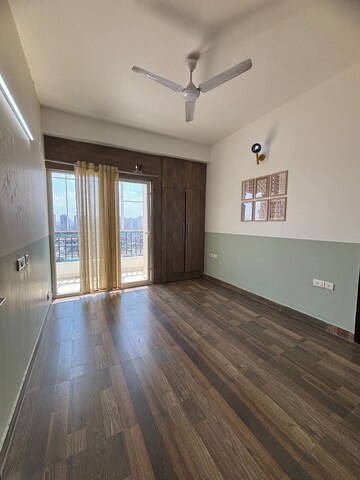 Room in 2 BHK Apartment at Gaur Valerio, Indrapuram – for Sale