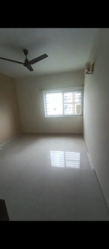 Room in 3 BHK Apartment at Kolte Patil Mirabilis, Horamavu – for Rent