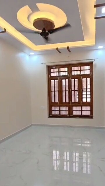 Room in 3 BHK Independent House at Jankipuram – for Sale