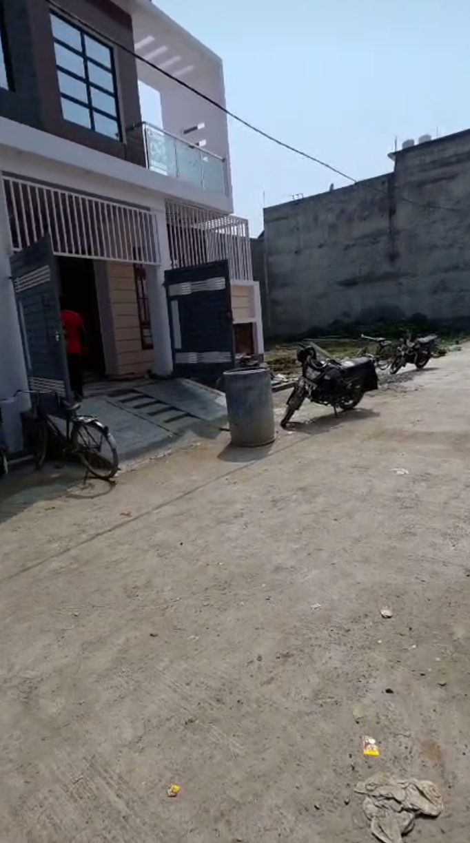 3 BHK + Extra Room Independent House For Sale in Jankipuram