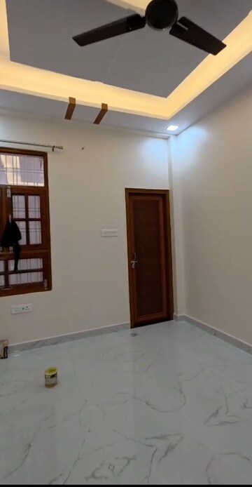 Room in 3 BHK Independent House at Jankipuram – for Sale
