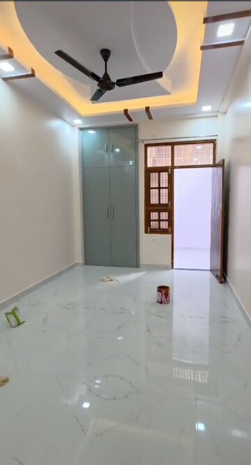Room in 3 BHK Independent House at Jankipuram – for Sale