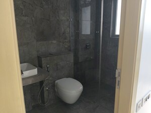 Bathroom in 6 BHK Apartment at Oberoi Sky City, Borivali East – for Sale