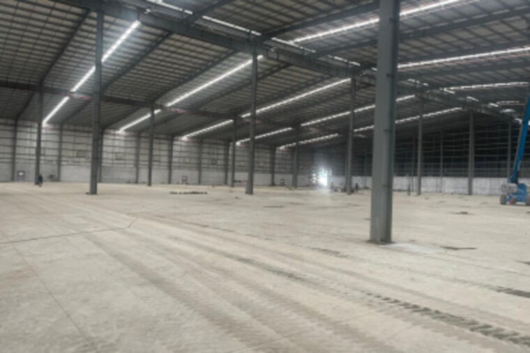  Parking, pace city 2 Commercial Warehouse 25000 Sq.Ft. In Pace City 2 Gurgaon 9306841