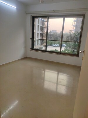 Room in 2 BHK Apartment at Kalpataru Aura, Ghatkopar West – for Rent