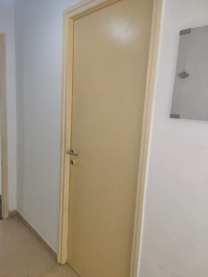 Room in 2 BHK Apartment at Kalpataru Aura, Ghatkopar West – for Rent