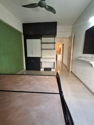 Room in 2.5 BHK Apartment at Sahyadri Heights Anand Nagar, Anand Nagar – for Rent