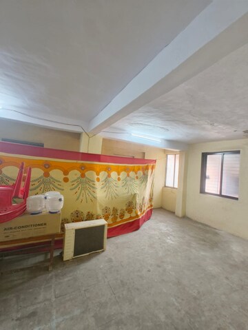 Bedroom in  Shop at Thane West – for Rent