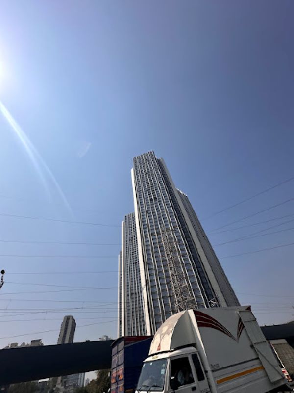 3 BHK Apartment For Sale in Oberoi Sky City