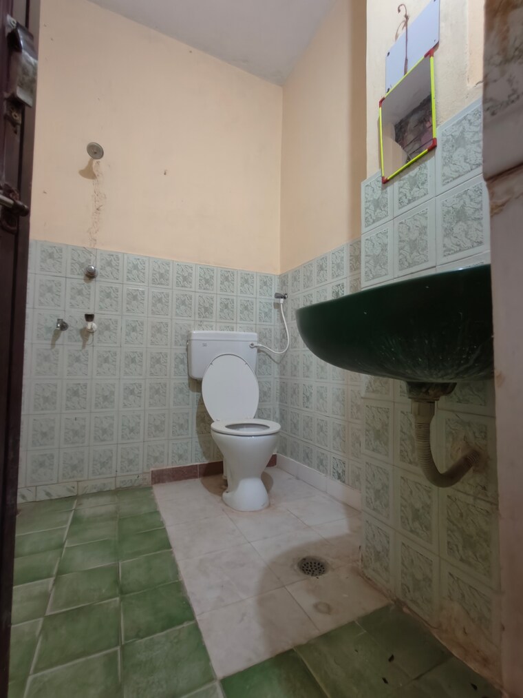 Bathroom, abhinav-apartments-kalasiguda 3 Bedroom 1800 Sq.Ft. Independent House In Kalasiguda Hyderabad 9306968