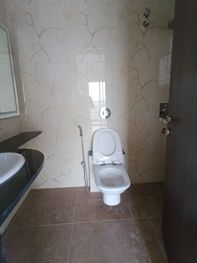 Bathroom, yashwin-orrizonte 3 Bedroom 1000 Sq.Ft. Apartment In Kharadi Pune 9306984