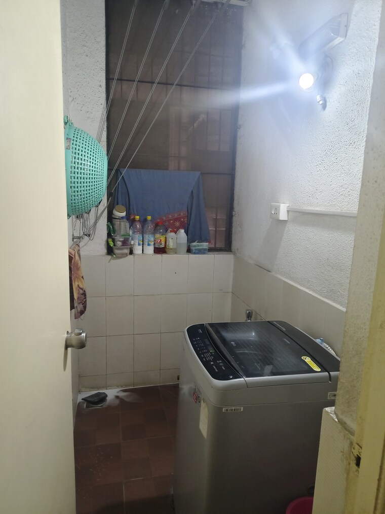 Bathroom, sunder-sahawas-phase-ii 2 Bedroom 999 Sq.Ft. Apartment In Vadgaon Budruk Pune 9306978