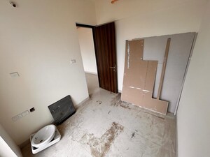 Room in 2 BHK Apartment at Kanakia Silicon Valley, Powai – for Rent