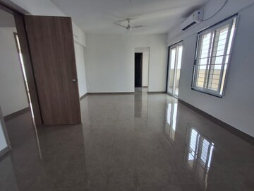 Room in 5 BHK Apartment at Venkatesh Skydale, Hingne Khurd – for Sale
