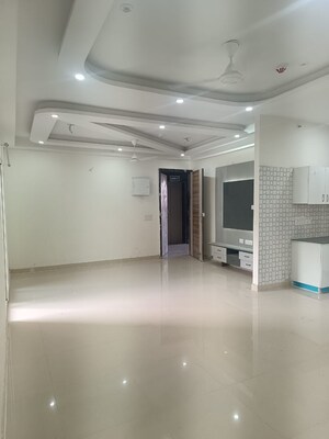 Building Lobby in 3 BHK Apartment at Samridhi Luxuriya Avenue, Sector 150 – for Rent