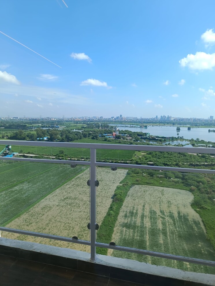 Garden, samridhi-luxuriya-avenue 3 Bedroom 1625 Sq.Ft. Apartment In Sector 150 Noida 9307027