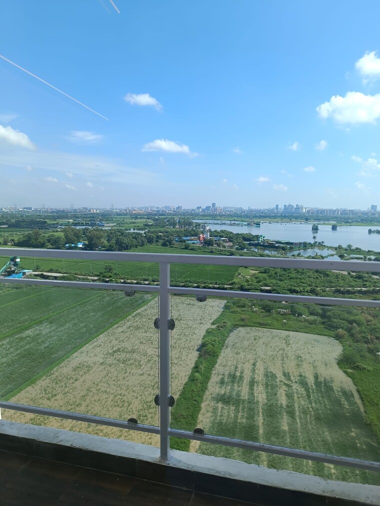 Garden, samridhi-luxuriya-avenue 3 Bedroom 1625 Sq.Ft. Apartment In Sector 150 Noida 9307027