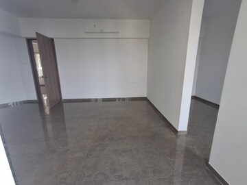 Room in 5 BHK Apartment at Venkatesh Skydale, Hingne Khurd – for Rent