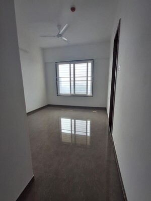 Room in 5 BHK Apartment at Venkatesh Skydale, Hingne Khurd – for Rent