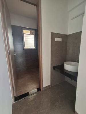 Bathroom in 5 BHK Apartment at Venkatesh Skydale, Hingne Khurd – for Rent