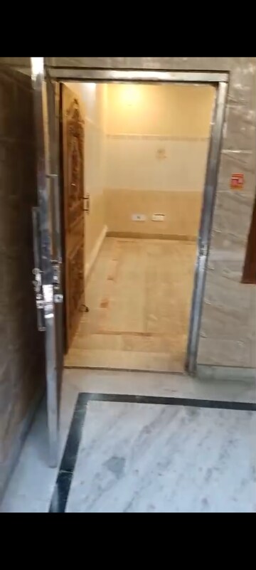  1 BHK Builder Floor at Prachin Apartment, Paschim Vihar – for Rent