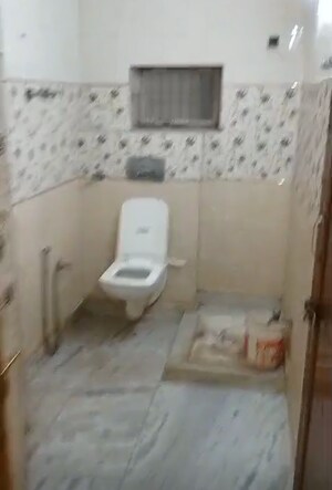 Bathroom in 1 BHK Builder Floor at Prachin Apartment, Paschim Vihar – for Rent