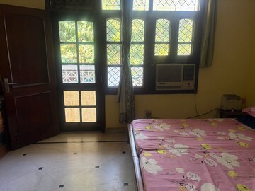 Room in 2 BHK Apartment at Sector 15 – for Rent