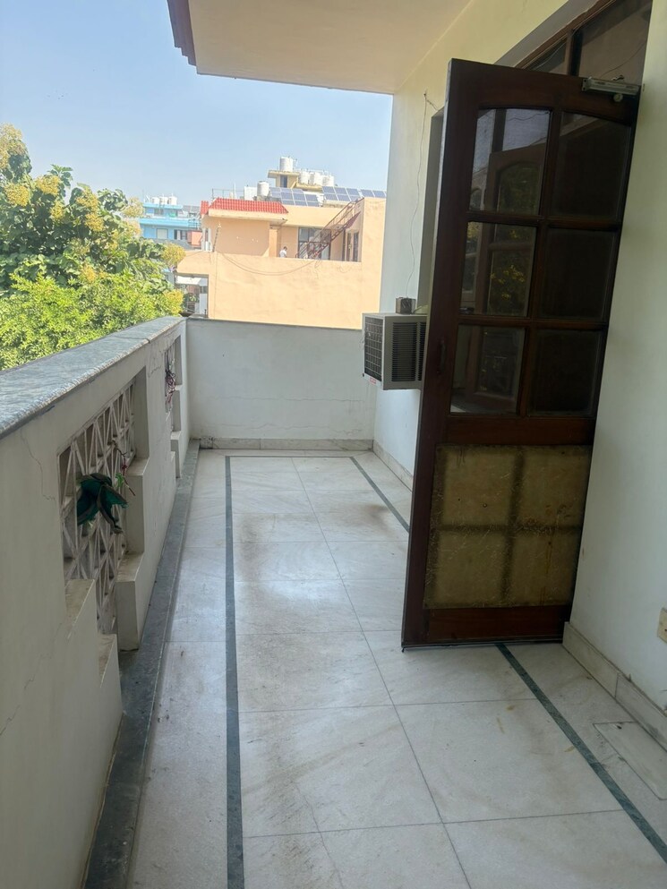 Balcony, sector 15 2 Bedroom 1400 Sq.Ft. Apartment In Sector 15 Gurgaon 9307069