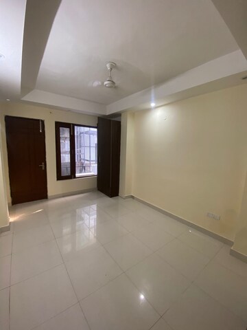 Room in 2 BHK Apartment at Kendriya Vihar, Sector 56 – for Rent