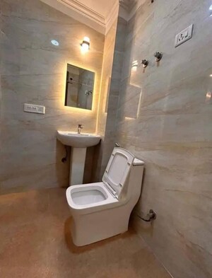Bathroom in 1 BHK Builder Floor at Palm Residency Chhatarpur, Chattarpur – for Rent