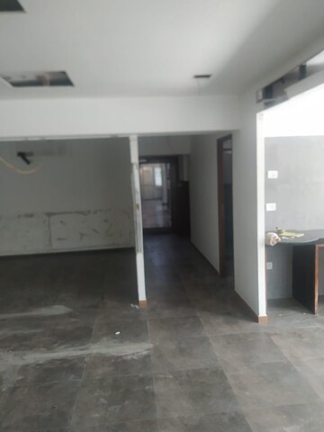 Room in 3 BHK Apartment at Cuffe Parade – for Rent