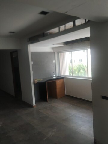 Room in 3 BHK Apartment at Cuffe Parade – for Rent